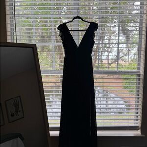 Lulu's Black Sleeveless Plunge Gown
